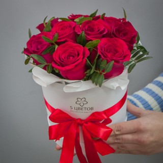 Доставка цветов во Фрунзенском районе СПб: прекрасные букеты от компании 5 Цветов