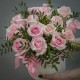 15 розовых роз в шляпной коробке с зеленью