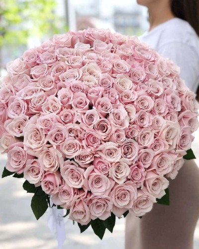 Букет из 101 розовой роза купить с доставкой в Санкт-Петербурге