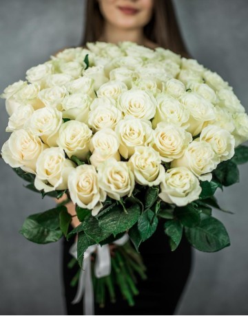 Букет из 49 белых роз