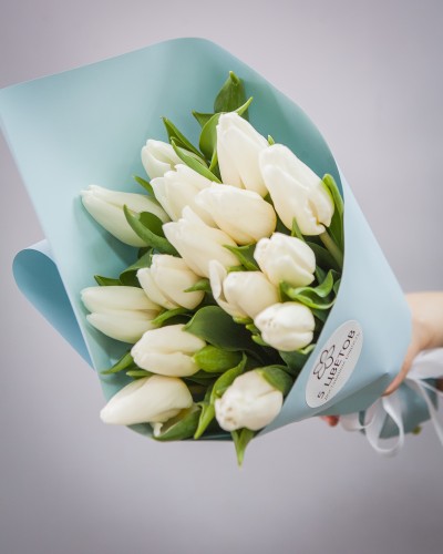 Букет 15 белых тюльпанов - Корпоративный купить с доставкой в Санкт-Петербурге