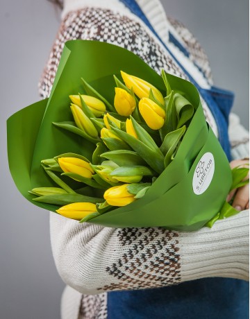 Букет 15 желтых тюльпанов - Корпоративный