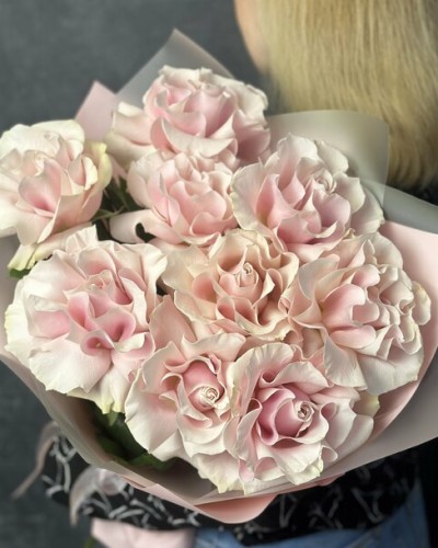 Букет из 9 розовых Французских роз купить с доставкой в Санкт-Петербурге