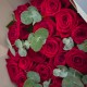 25 красных роз с эвкалиптом купить с доставкой в Санкт-Петербурге
