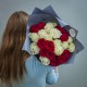 25 красно-белых роз купить с доставкой в Санкт-Петербурге