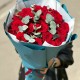 19 красных роз с эвкалиптом 60 см купить с доставкой в Санкт-Петербурге