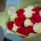 Букет из 15 красных и белых роз купить с доставкой в Санкт-Петербурге