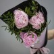 Букет из 3 розовых пионов с фисташкой купить с доставкой в Санкт-Петербурге