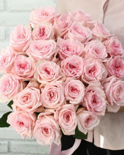Букет из 25 пионовидных роз Pink O'Hara купить с доставкой в Санкт-Петербурге