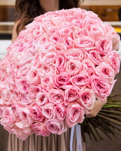 Букет из 101 пионовидной роза Pink O'Hara купить с доставкой в Санкт-Петербурге
