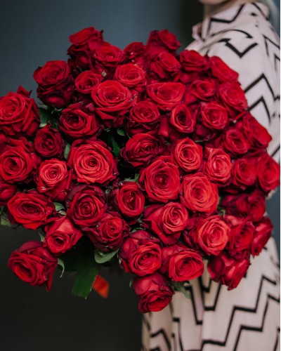 Букет 51 красная роза 60см купить с доставкой в Санкт-Петербурге