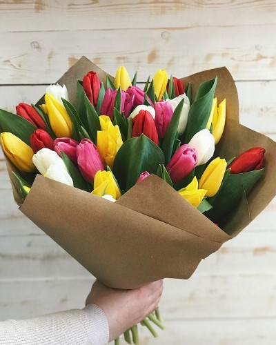 Букет из 31 тюльпана купить с доставкой в Санкт-Петербурге